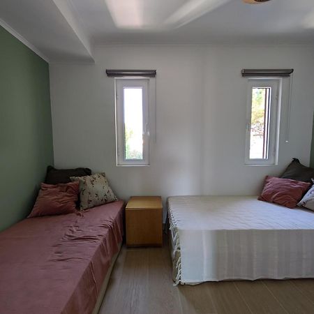 Private Lake Condo Apartment - טרואיה מראה חיצוני תמונה